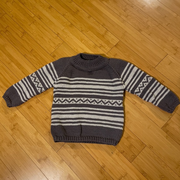 Handmade gray striped sweater for toddler - Picture 4 of 7